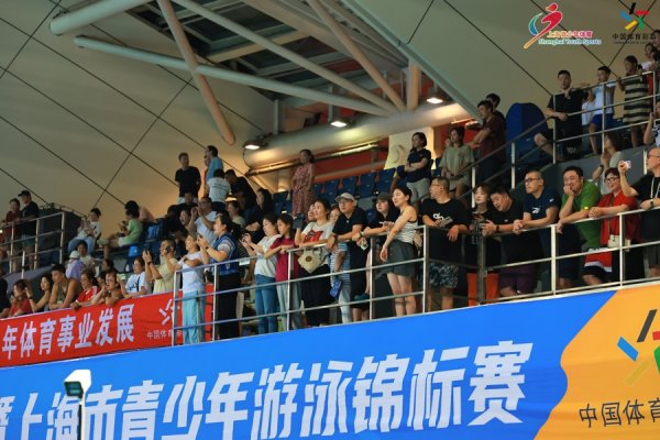 佳禾资本 游泳全锦赛最先进的计时系统来了！上海市青少年游泳锦标赛，一派热火朝天
